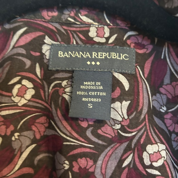 Banana Republic 100% cotton button down - Picture 6 of 6
